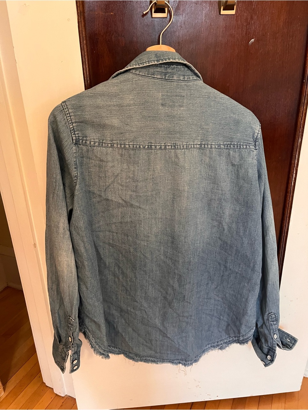 Universal Thread Chambray Top - Picture 8 of 8